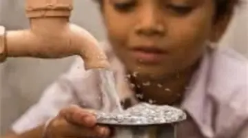 بين التكنولوجيا الحديثة وتحذيرات الشائعات.. كيف تضمن “قابضة المياه” سلامة الشرب في جميع المحافظات؟